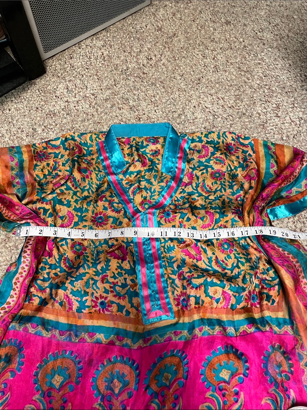 Vintage 100% silk boho printed caftan - Picture 3 of 8